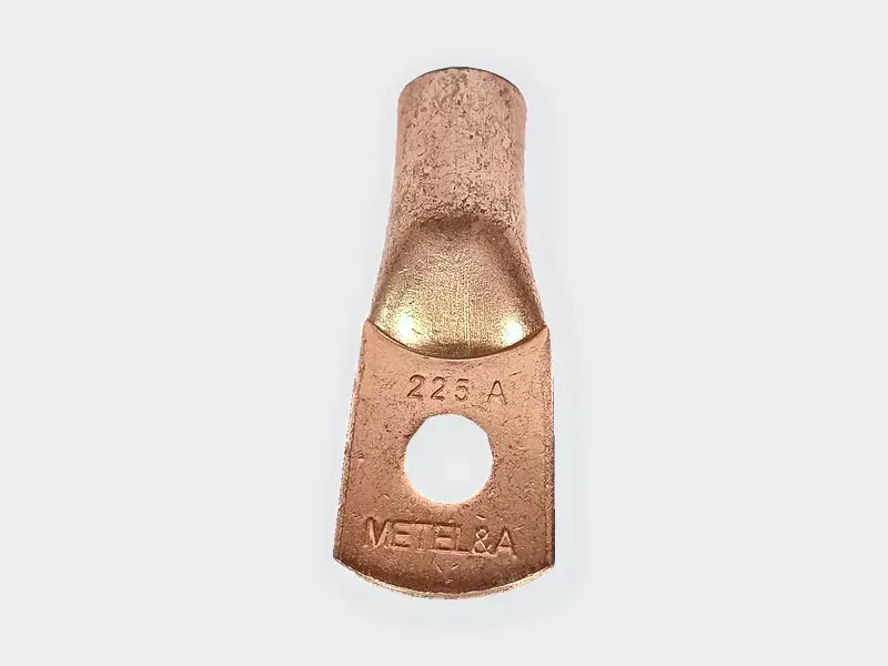 Terminal de soldar de cobre electrolítico sin estañar, con la marca METEL&A y el amperaje grabados
